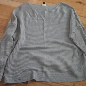 Simple Heather Gray Knit Top